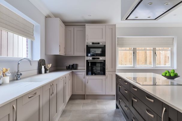 5 bedroom detached house to rent - Photo 1