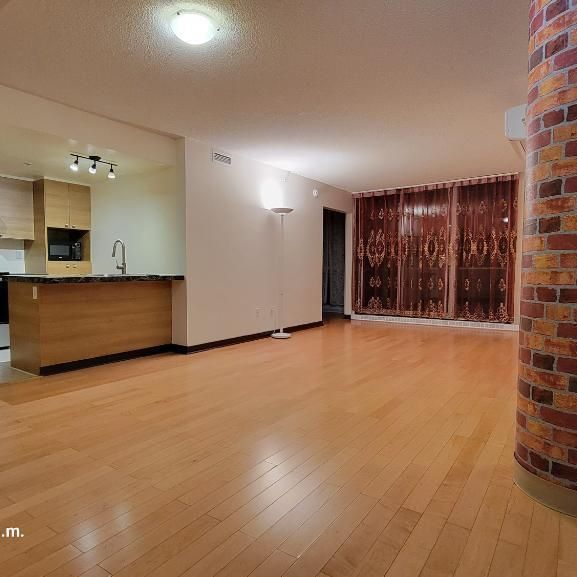 Grand 4 1/2 à louer / Large 4 1/2 for rent - Photo 1