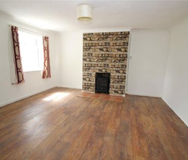 2 bedroom semi-detached house to rent - Photo 2