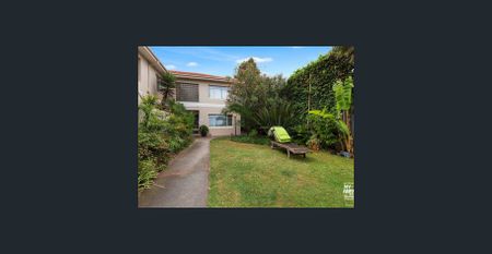 Beachfront Living in Prestige Middle Park - Photo 4