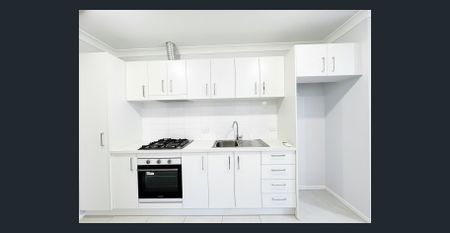 Modern & Private Granny Flat Living - Photo 2