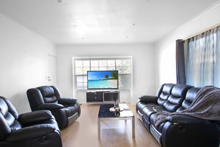 Charming 2-Bedroom Homette - Perfect for Comfortable Living! - Photo 3