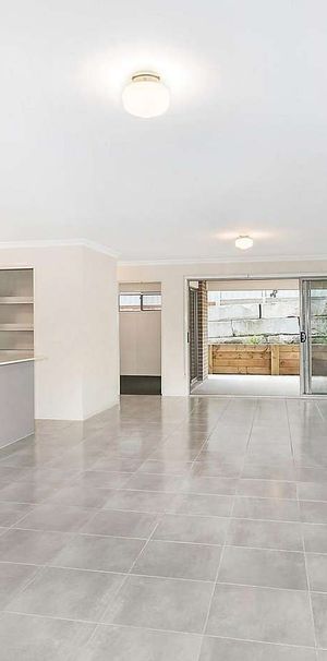 Stunning Family Home In Wadalba - Photo 1