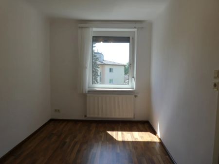 WOHLFÜHLZONE: gepflegte, sonnige 3- Zimmerwohnung in GRÜN- und TOPLAGE mit Balkon - Photo 2