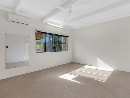 CHARMING TWO BEDROOM TOWNHOUSE ON CITY FRINGE - Photo 5