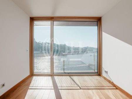 3 room luxury Apartment for rent in Lordelo (Lordelo do Ouro), Porto, Distrito do Porto - Photo 3