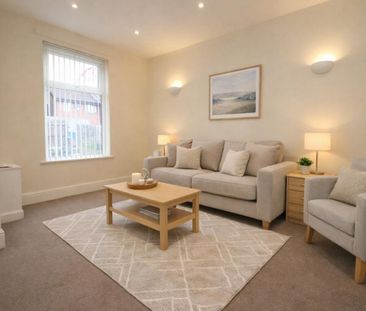 2 bedroom House To Let Total Size: 668 SQ FT - Photo 1