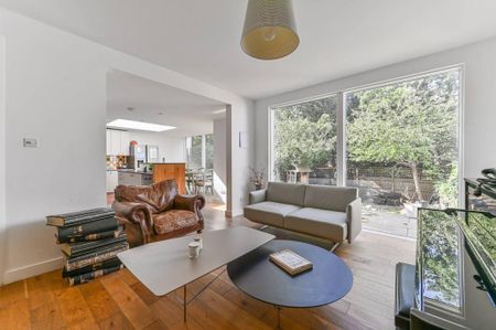 5 bedroom semi-detached house to rent - Photo 3