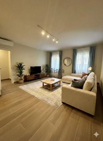 Alquiler de piso en Calle Compositor Lehmberg Ruiz s/n - Photo 2