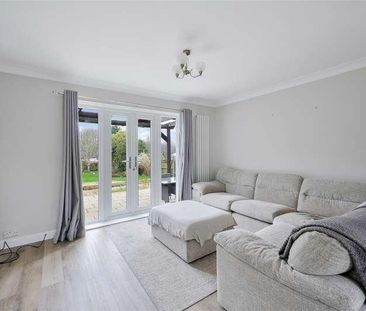 Nork Rise, Banstead, SM7 - Photo 2