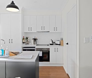 Stylish Executive Townhouse - Photo 5