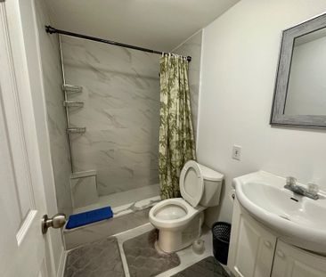 For Lease - 44 Loradeen Crescent Unit# Lower, Toronto, Ontario - Photo 4