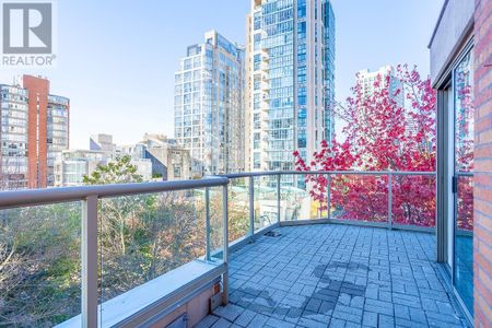 504 1488 HORNBY STREET, Vancouver, British Columbia - Photo 4