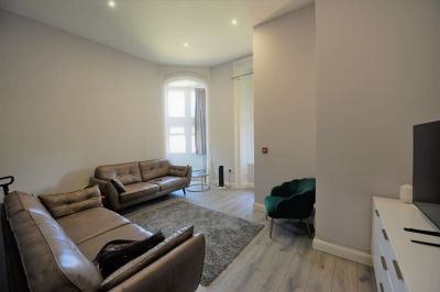 2 bedroom Flat in 1 Towers Way, Leeds - Photo 1