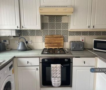 2 bedroom semi-detached house to rent - Photo 4