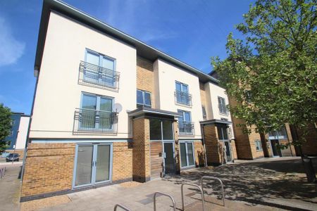 3 bedroom apartment to rent - Photo 3