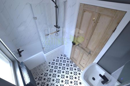 5 bedroom terraced house to rent - Photo 4