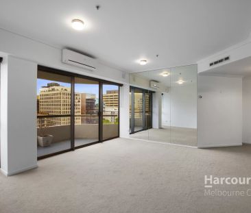 Superb & Sizeable apartment on St Kilda Road! - Photo 2
