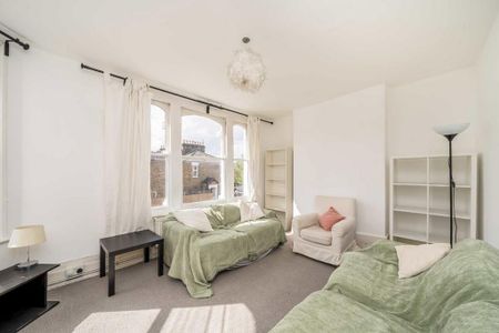 4 bedroom flat to rent - Photo 3