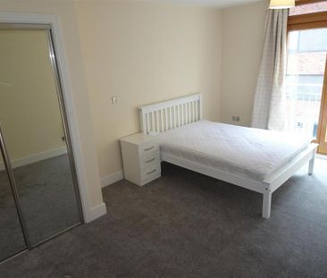 2 bedroom flat to rent - Photo 3