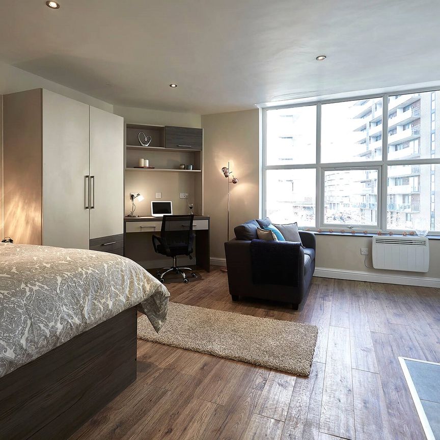 Apt 8, Eagle House - Photo 1