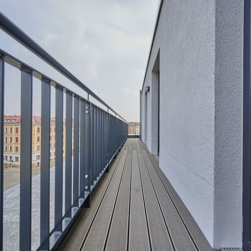 Leipzig: VERMIETET: Penthouse mit XXL-Terrasse und Fernblick * 2 Bäder * Einbauküche * Lift * Garage - Foto 1