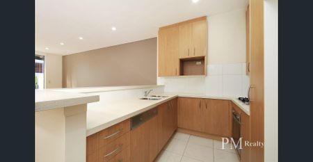 Space, Style and Quality in a Top Floor Position - BUILDING B ENTRANCE - Photo 3