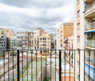 Flat for rent on Comte d'Urgell (Eixample Esquerra) - Photo 2