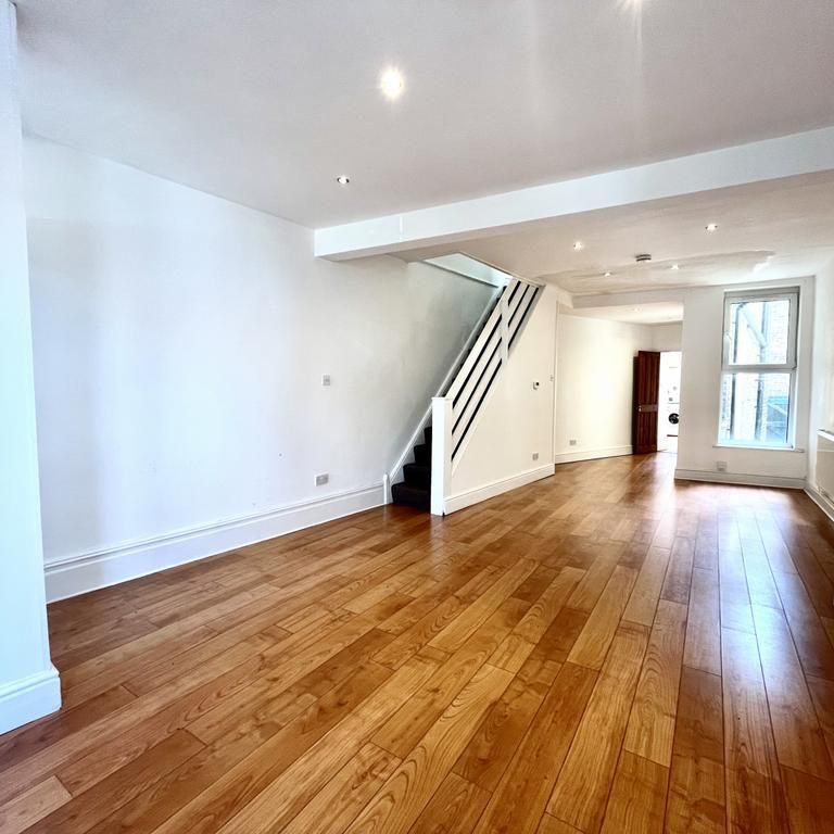 3 bedroom terraced house to rent - Photo 1