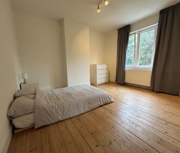 Prachtige, gerenoveerde woning met 4 slaapkamers - Photo 2