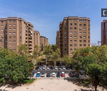 3 bedroom luxury Apartment for rent in Valencia - Photo 4