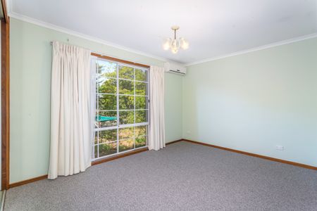 27 Bemboka Crescent, Kaleen ACT 2617 - House For Rent | Domain - Photo 5
