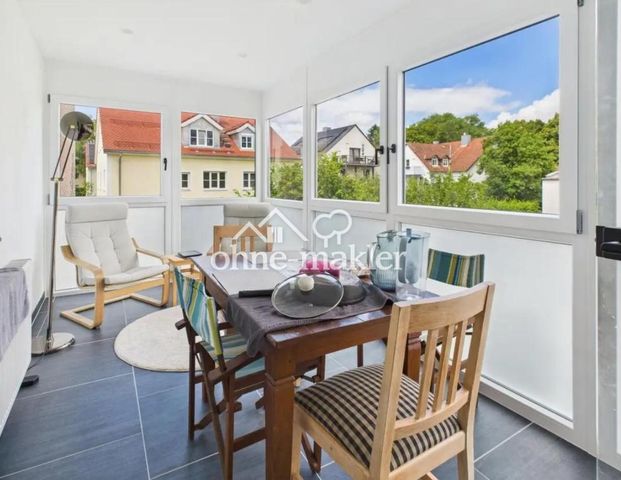 Hochwertig renovierte 4-Zimmer-Wohnung mit Wintergarten in bester Lage von Kumpfmühl! - Photo 1