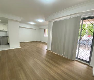 Spacious Ground Floor Unit in the Heart of Liverpool - Photo 4