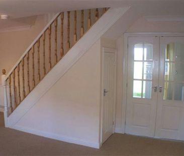 Terraced House to rent on - Photo 2
