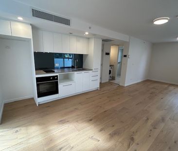 302/355 Northbourne Avenue, Lyneham ACT 2602 - Apartment For Rent -... - Photo 2