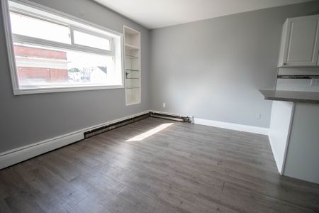 **COZY** BACHELOR APARTMENTS IN THOROLD!! - Photo 3