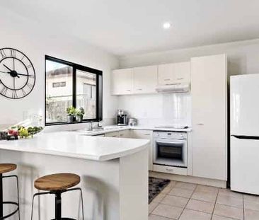 Spacious Family Home in a Great Albany Location - Photo 4
