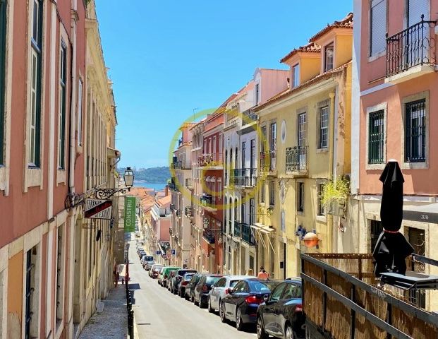 LISBON CENTRAL in PRAÇA FLORES apart. newly renovated T0+1 - Photo 1