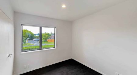 Great Two Bedroom Townhouse - Photo 5