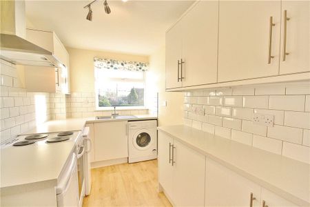 Warren Road, Guildford, Surrey, GU1 2HD - Photo 3