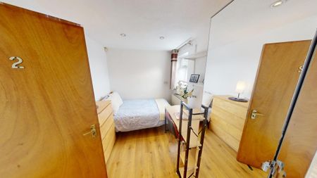 5 bedroom flat to rent - Photo 2