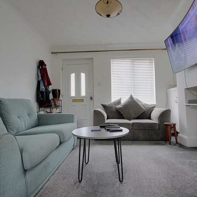 2 bedroom terraced house to rent - Photo 1