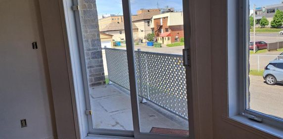 3 1/2 RENOVER, Saint-Eustache avec clientèle 55+ ans - Photo 2