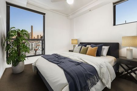 Stylish 2-Bedroom Apartment with City Views in the Heart of Fortitude Valley - Photo 2