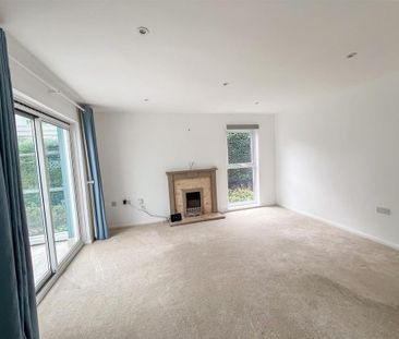 3 bedroom end of terrace house to rent - Photo 1