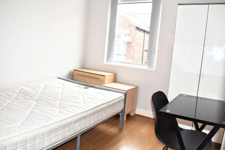 5 bedroom terraced house to rent - Photo 5