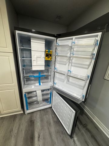 For Lease - 794 West Shore Boulevard, Pickering, Ontario - Photo 2