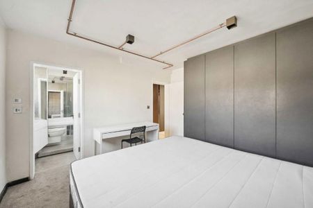 4 bedroom flat to rent - Photo 3