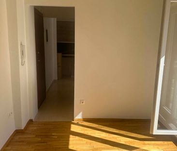 Studio/Γκαρσονιέρα για ενοικίαση Κέντρο (Χαριλάου) - Photo 1